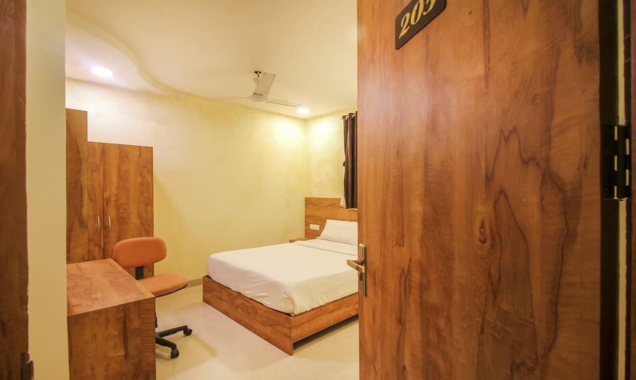 Tiba Hotel Mumbai Exterior photo